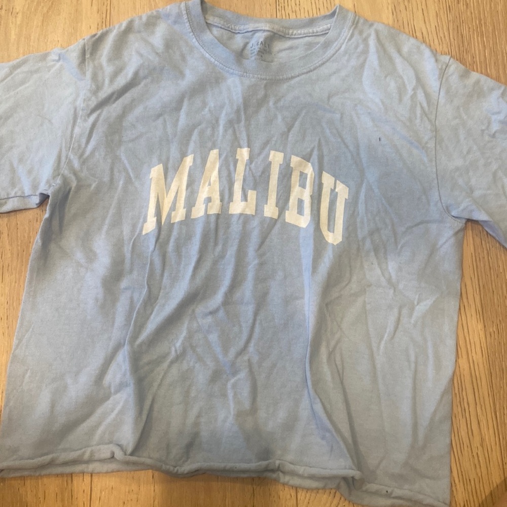 I swear it’s not that wrinkled irl. I’ll iron it before i ship it. #brandyyyyyyy